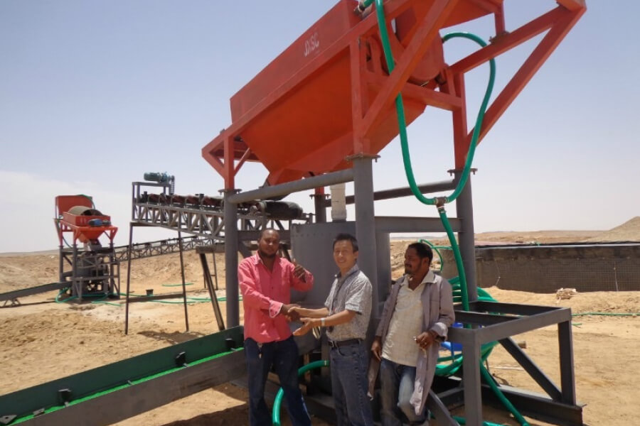 Installation mobile de lavage de l'or avec tamis Trommel