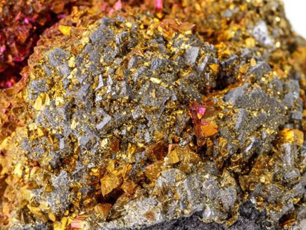 Associated Gold Ore