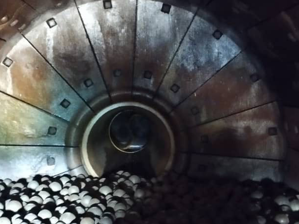 Inside the ball mill cylinder